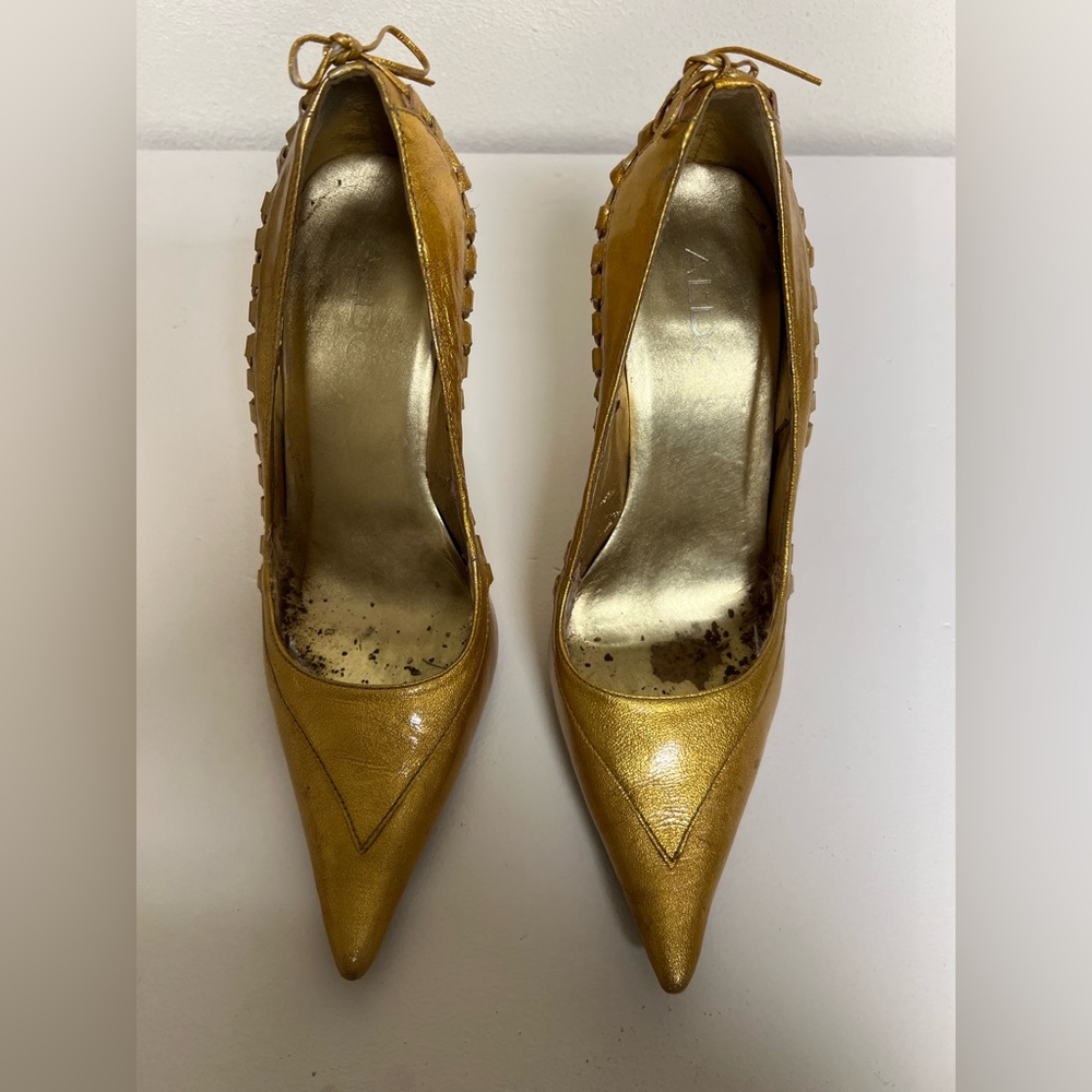 Gold Pointed Toe Heels